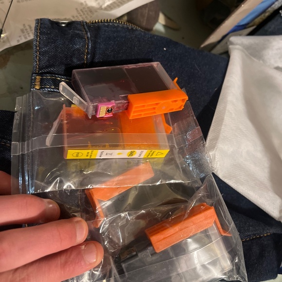 Ink 2 black 1 yellow 1 magenta - Picture 2 of 2